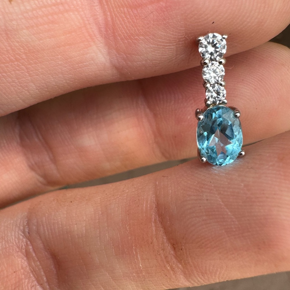 Solid sterling genuine blue topaz/goshenite pendant _super sparkly - Picture 3 of 16